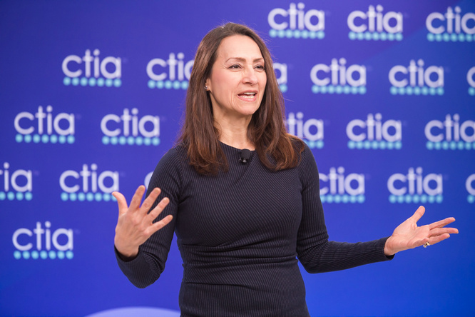 5g-summit-our-5g-future-sandra-rivera-intel.jpg