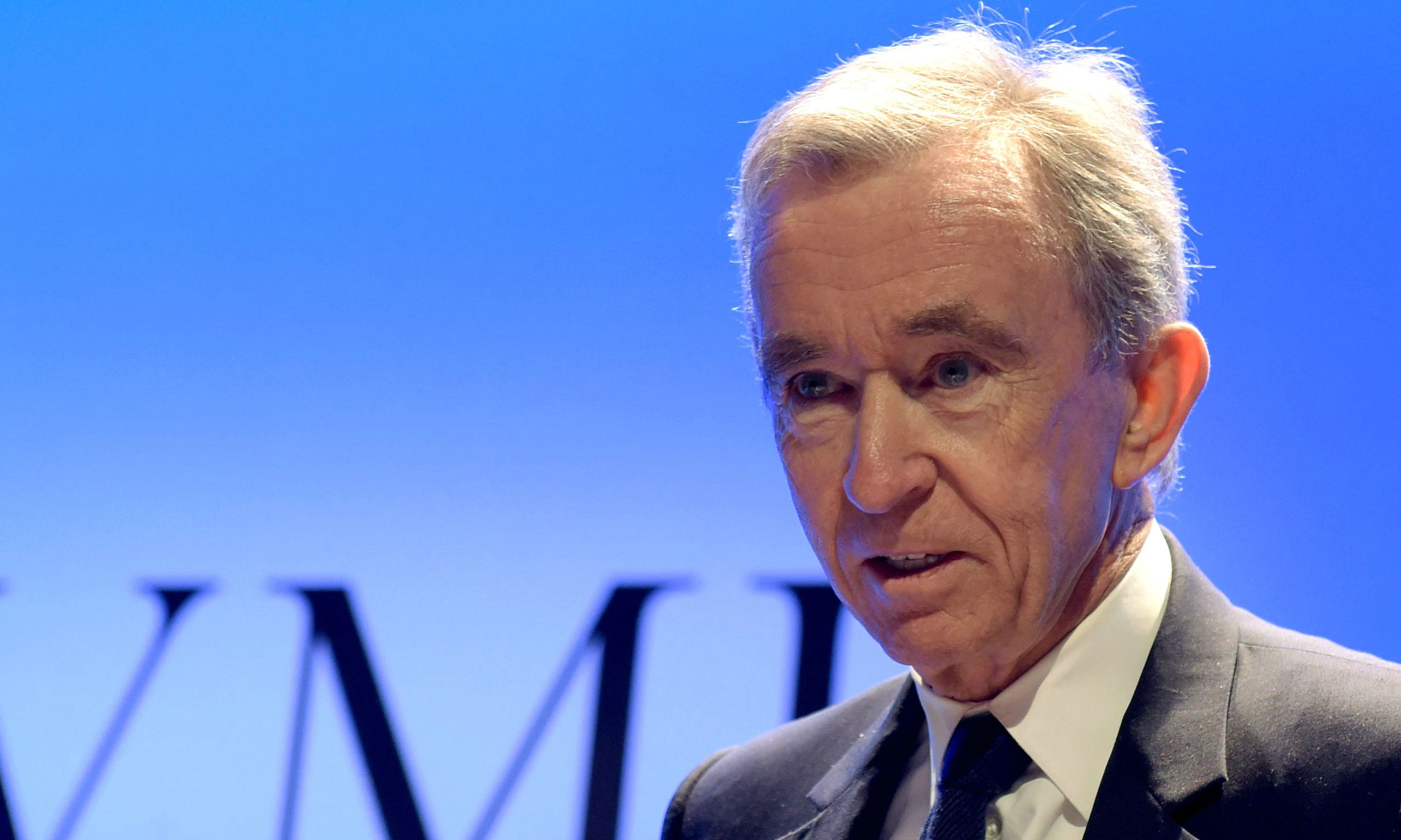 Fashion Empire Builder: The Luxury Legend and Business Wisdom of Bernard Arnault